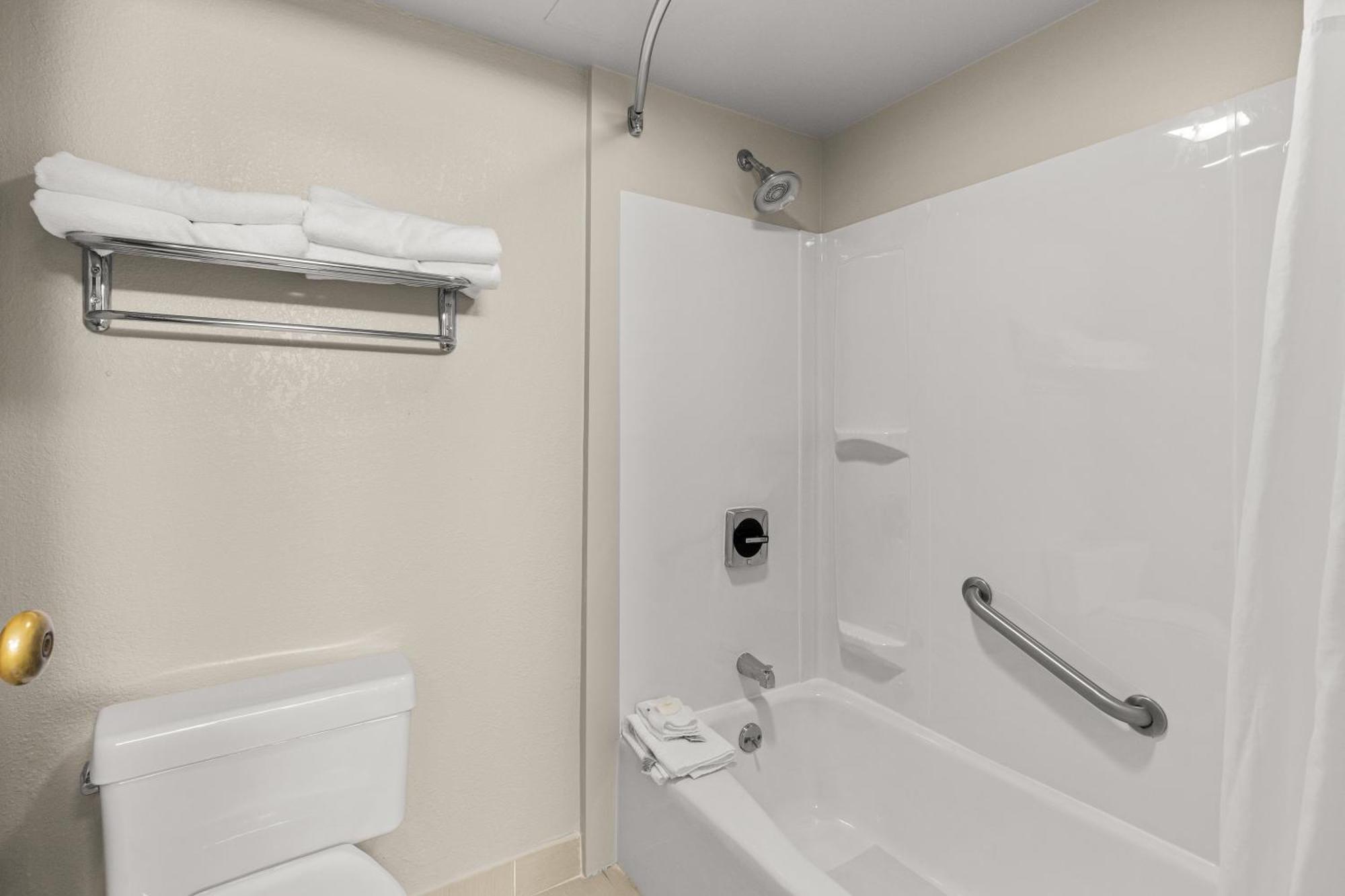Suburban Studios Алтуна Екстериор снимка
