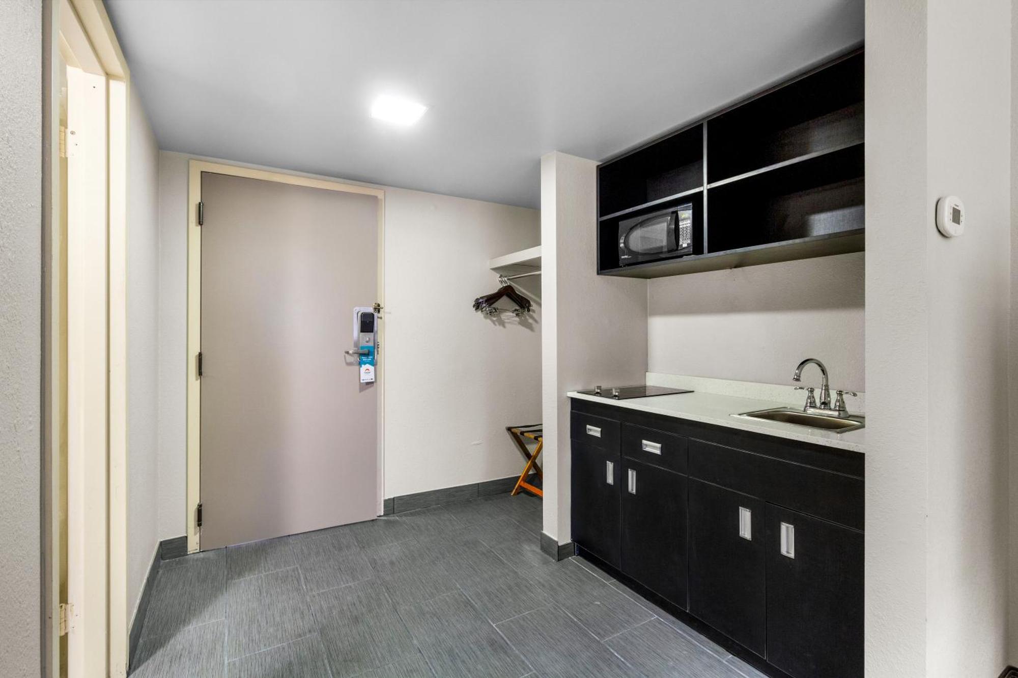 Suburban Studios Алтуна Екстериор снимка